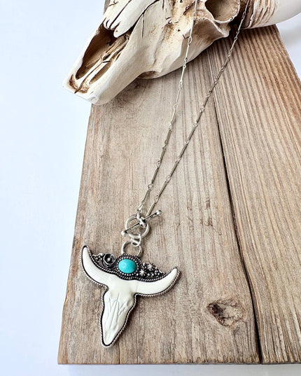 Western White Steerhead Stone Pendant Toggle Chain Necklace