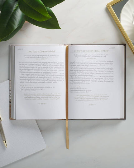 Devotional 10 Minutes with God for Women Hardcover