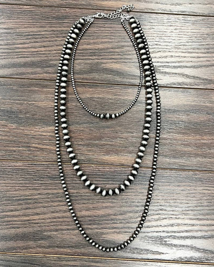 735531, Handmade 30" Navajo Bead Necklace