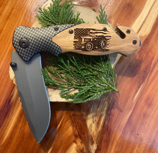 Farm Tractor on FLAG Knife