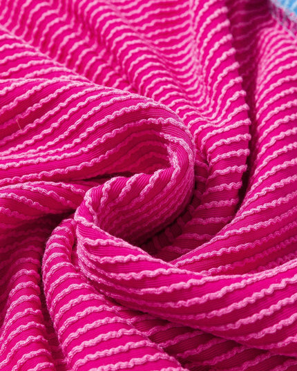 Textured Contrast Trim Round Neck T Shirt