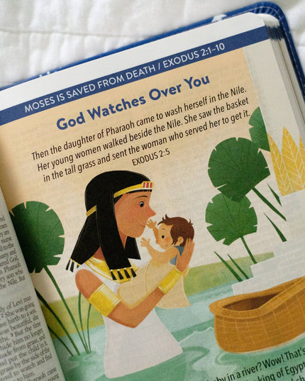 The Kids' Bedtime Devotional Bible: NLV [Cobalt Cosmos]