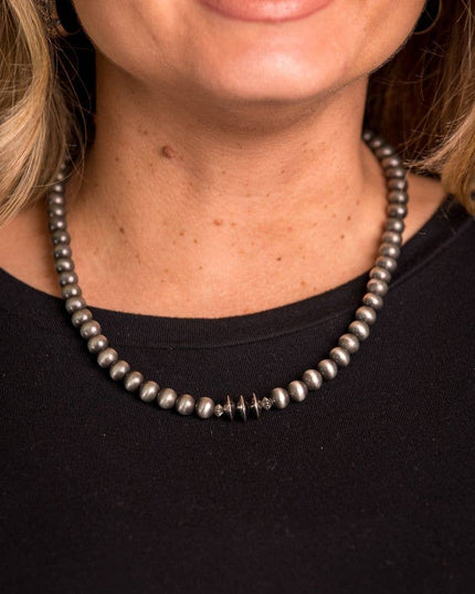 18" Faux Navajo Pearl Beaded Necklace w/ Silver Disc Accent