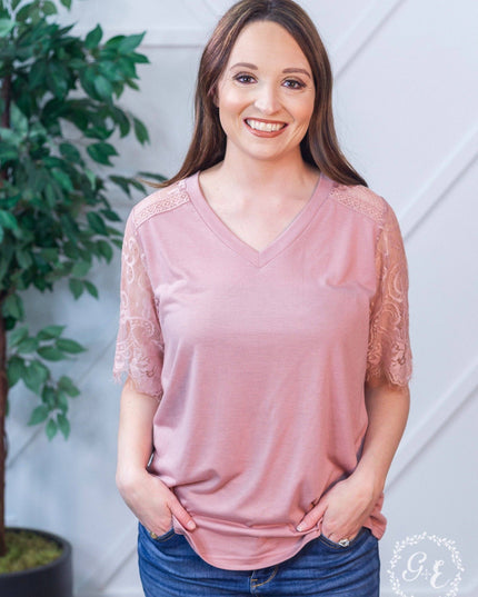 Montana Moon V-Neck Lace Short Sleeve Top in Mauve