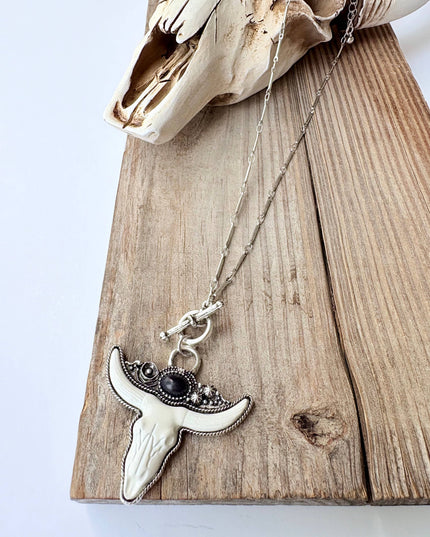 Western White Steerhead Stone Pendant Toggle Chain Necklace