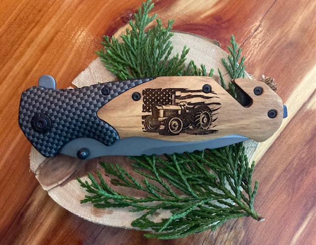 Farm Tractor on FLAG Knife