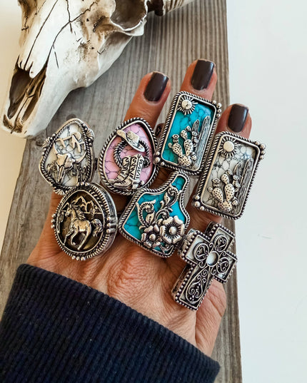 Western Style Stone Pendant Cutout Stretch Ring