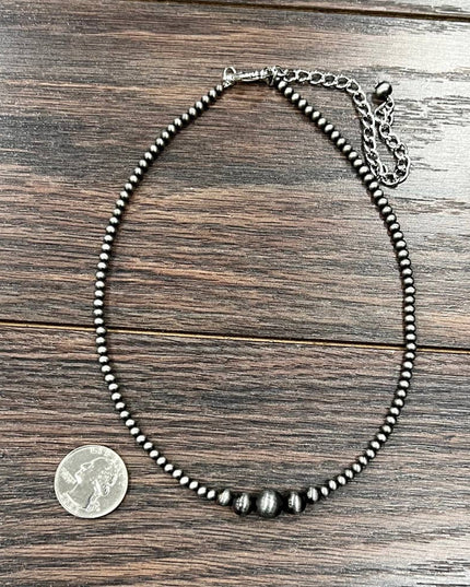 735527, Handmade 15" Navajo Bead Necklace