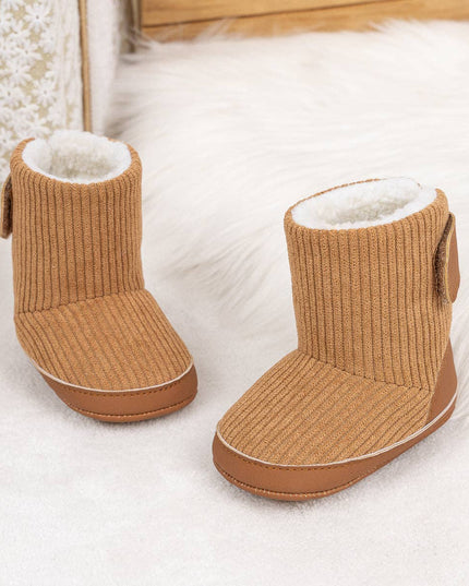Inner sherpa ribbed baby boots. CG5406