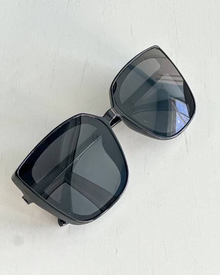Cleo Cat Eye Sunglasses "Black"