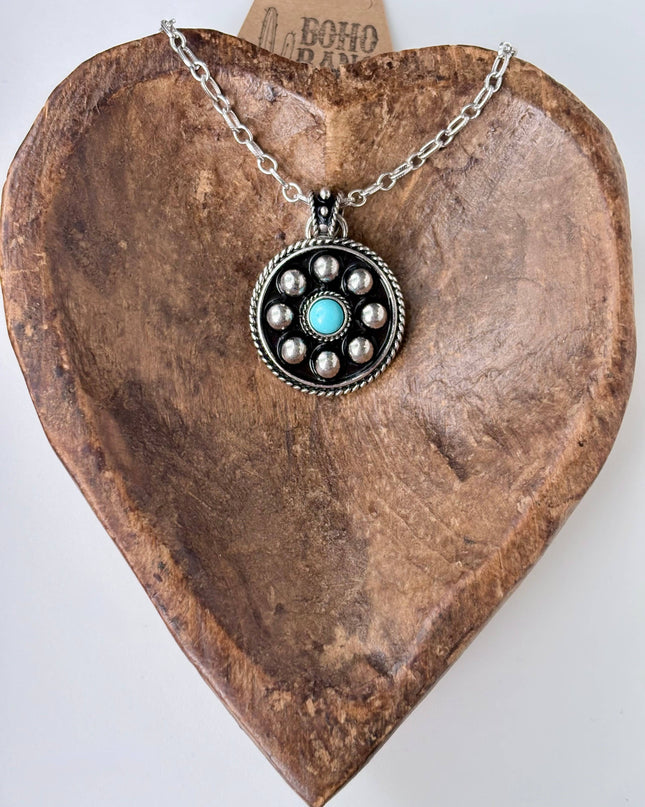 Western Style Studded Round Turquoise Stone Pendant Necklace
