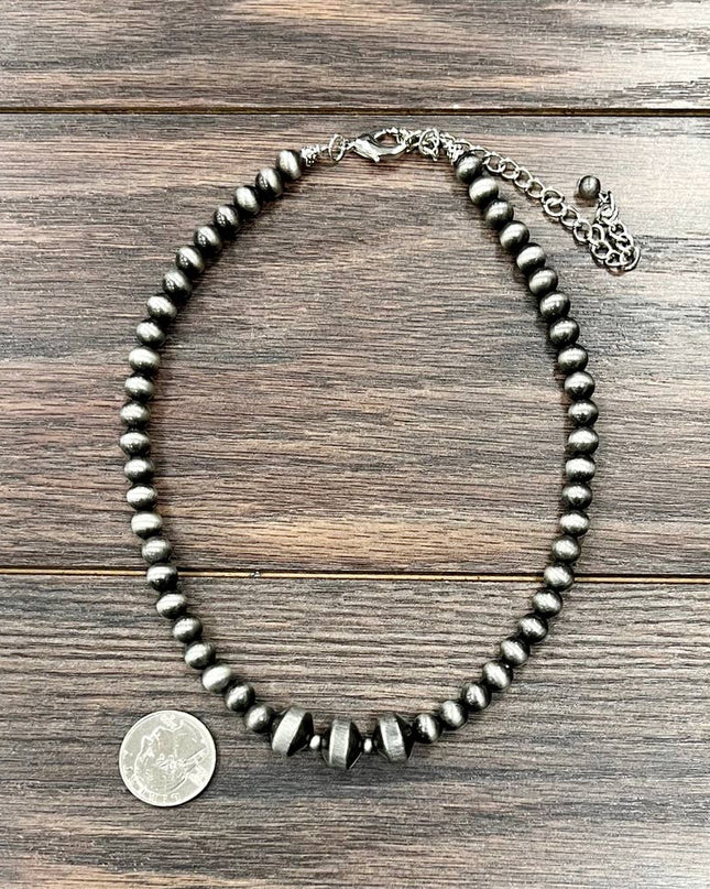 739207, Handmade 16" Navajo Bead Necklace