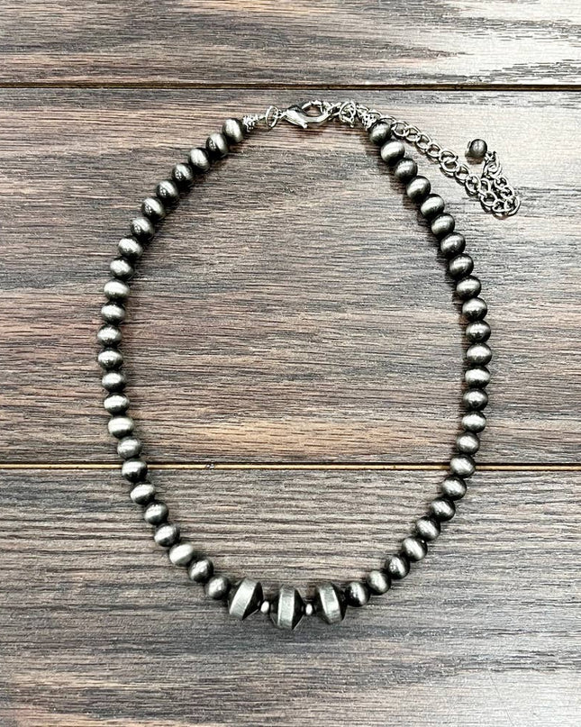 739207, Handmade 16" Navajo Bead Necklace