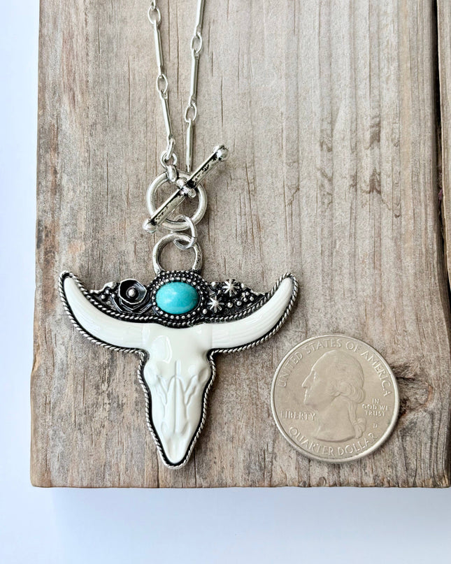 Western White Steerhead Stone Pendant Toggle Chain Necklace