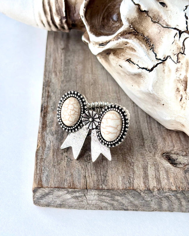 Western Style Coquette Bow with Stone Stretch Band Ring